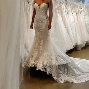 Wedding dress
